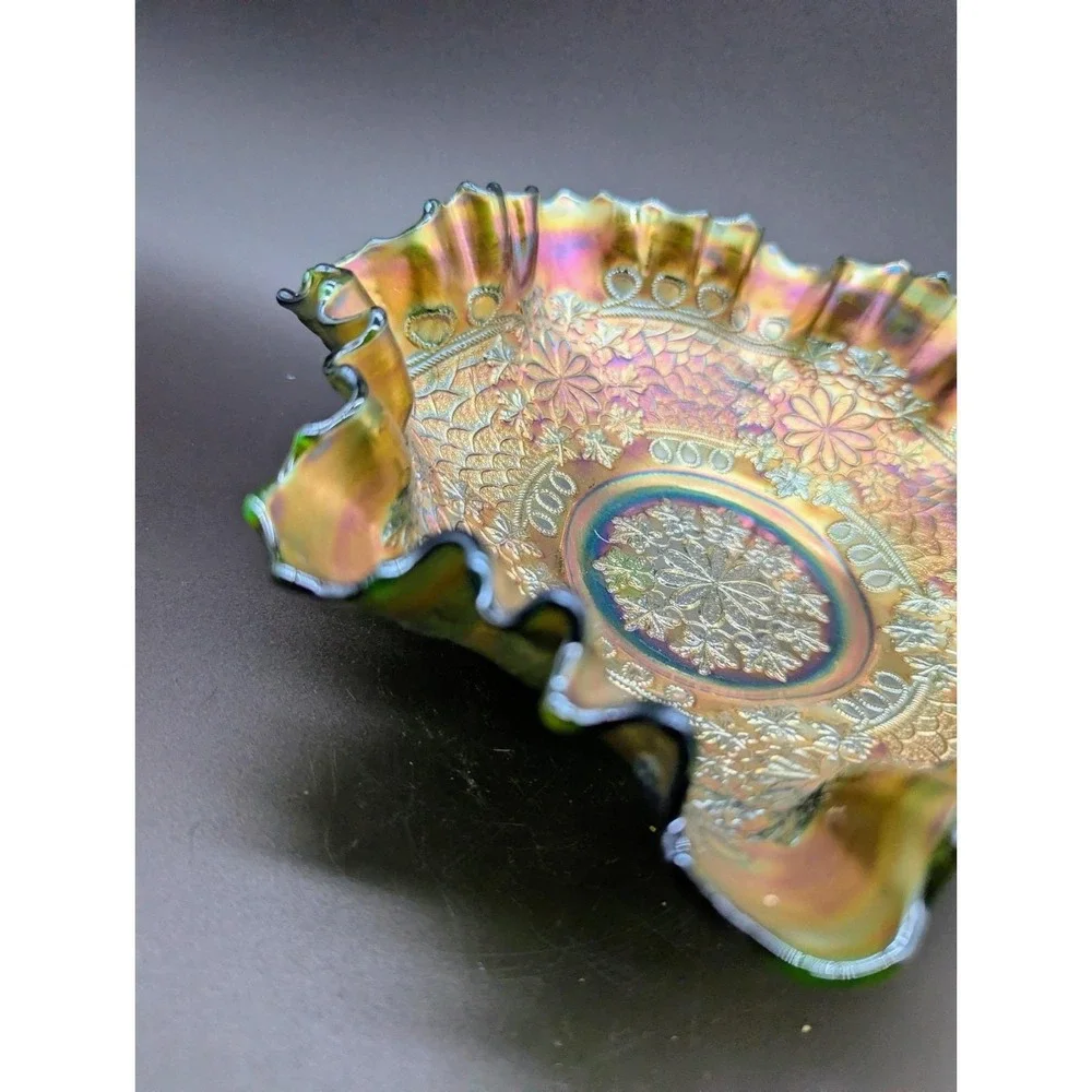 Antique Fenton Leaf Chain Green Carnival Glass Double Crimped Bowl 8.5